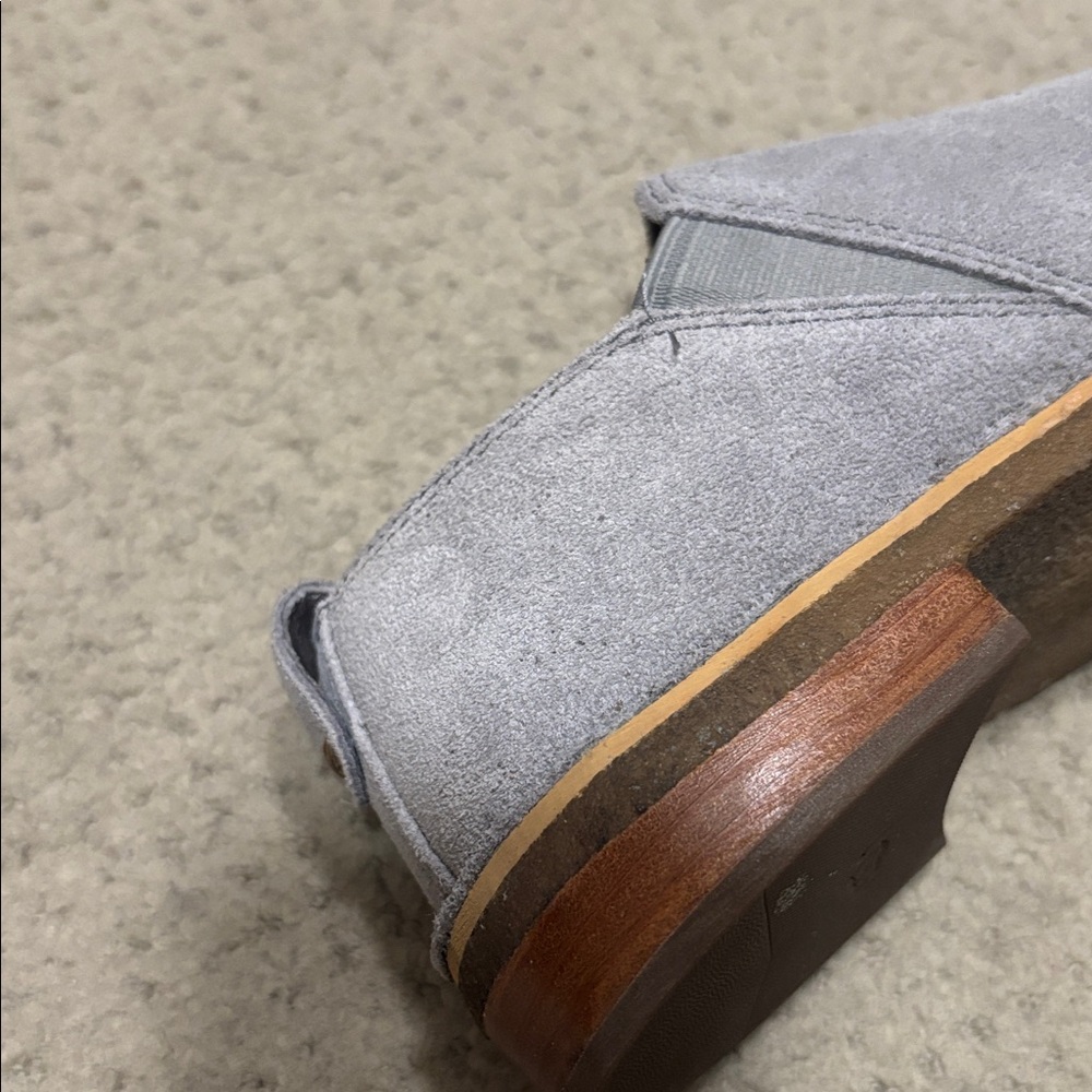 UGG Suede Grey Size 6.5 Loafer - Picture 8 of 13